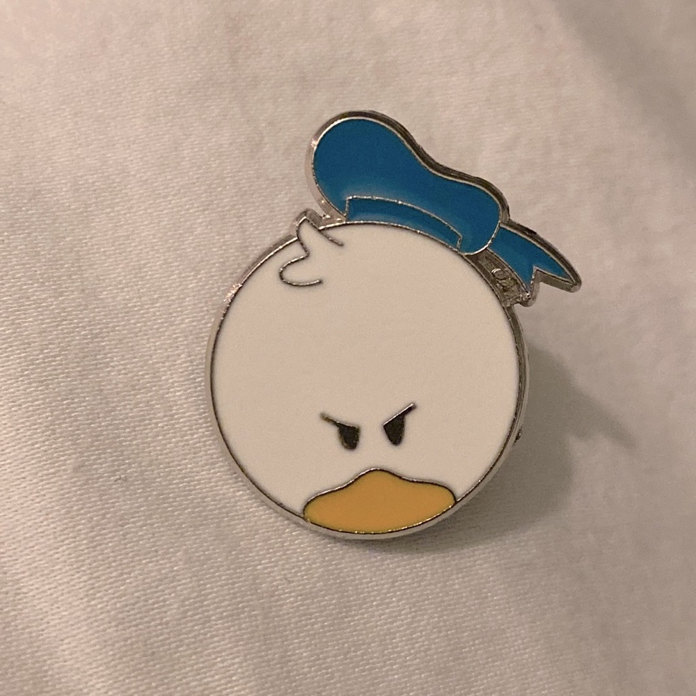 Angry Donald Duck Face Disney Pin